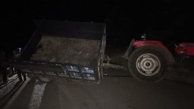 Elazığ'da traktör ile otomobil çarpıştı: 3'ü ağır 10 yaralı