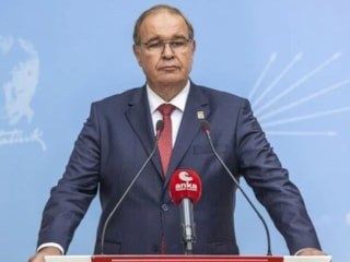 Faik Öztrak'a bir makam daha: CHP Grup Başkanı oldu