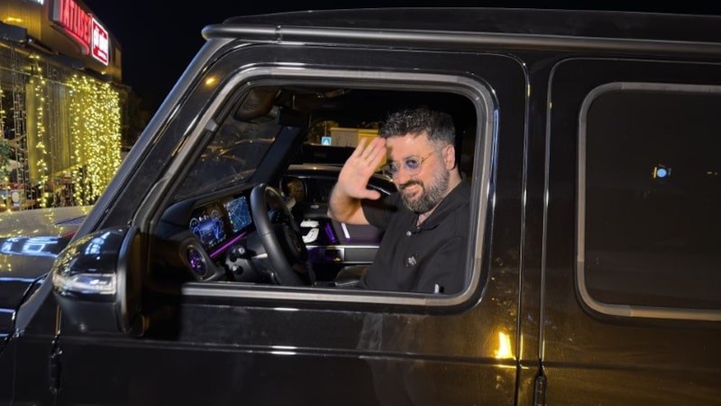Bitez'de Kebap Keyfi: Temmuz Karikutal'ın Yeni Hayatı ve Hayranlarla Samimi Anlar