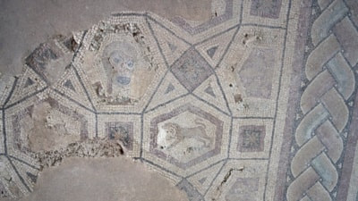 Kastamonu'da bin 800 yıllık Roma villasının mozaikleri kurtarılıyor