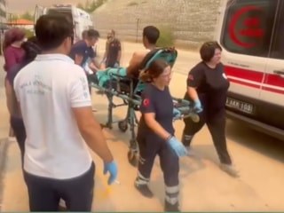 Seydikemer'deki orman yangınında hastane binaları tahliye edildi