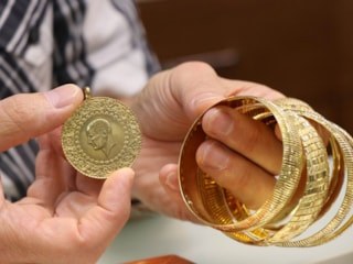 Altın, Fed’in faiz kararını bekliyor
