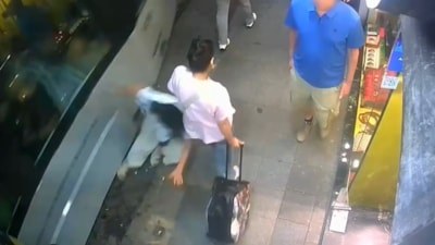 İstanbul'da tramvayın kadına çarpması esnafı isyan ettirdi: İBB denetimsiz, sürücüler hızlı