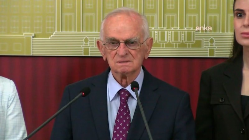 70 yıldır CHP üyesi olan Önder Sav partisinden istifa etti