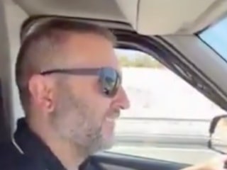 Doblo ile Lamborghini'yi sollayan sürücünün mutluluğu sosyal medyada viral oldu