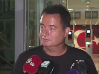 Acun Ilıcalı, muhabirlerin Aziz Yıldırım sorusunu yanıtsız bıraktı