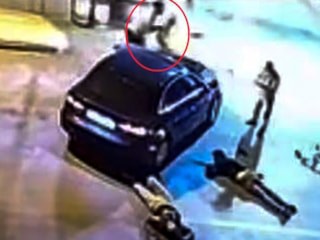 Mersin'de otomobiliyle motosiklete çarpıp yaralıları ezerek kaçtı