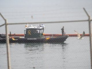 İspanya'dan göçmenlere deniz bariyeri önlemi