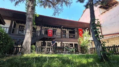 272 yıllık Çivitçioğlu Medresesi zamana meydan okuyor