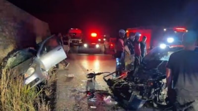 Bursa'da otomobiller kafa kafaya çarpıştı: 2 ölü 6 yaralı