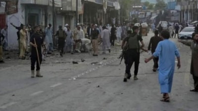 Pakistan'da polis karakolu önünde patlama: 14 kişi hayatını kaybetti
