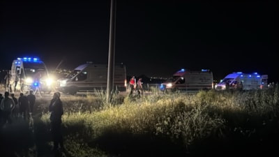Hakkari'de hafif ticari kamyonet takla attı: 4 yaralı