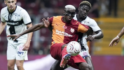 Victor Osimhen'den şaşırtan hareket: Kaptanlık pazubendini takmadı