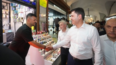 Kahramanmaraş'ta Murat Kurum'a Kapalı Çarşı'nın sembolik anahtarı verildi