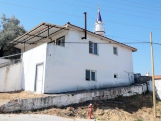 Muğla'da psikolojik sorunları olan imamın lojmanından tonlarca çöp çıktı