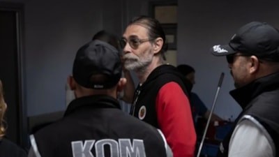 Tutuklanan Erdal Beşikçioğlu görevden uzaklaştırıldı
