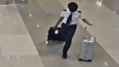 Malezya'da pilotun bavulundan 25 kilo uyuşturucu çıktı