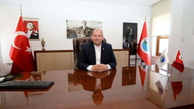 İzmir Menderes Belediyesi'ne operasyon