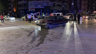 Çorum'da kaza yapan alkollü sürücü yardıma gelen genci darbetti