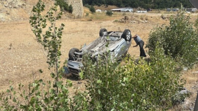 Kütahya'da otomobil hafriyat kamyonuna çarptı: 4 yaralı