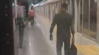 İstanbul'da metro durağında sigara tartışması kamerada