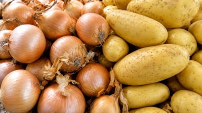 Yazın patates-soğan saklamak bu kadar basitmiş: Çürümeden, yumuşamadan...
