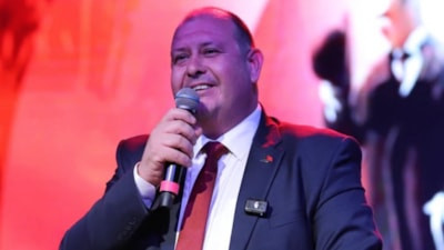 İzmir Menderes Belediye Başkanı gözaltına alındı: Sevgilisiyle yazışmaları ortaya çıktı