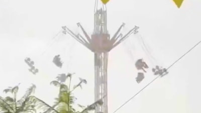 Meksika’da korku dolu lunapark eğlencesi: Salıncakta asılı kaldılar