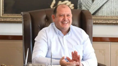 Menderes Belediye Başkanı İlkay Çiçek'in sevgilisine skandal mesajları ortaya çıktı