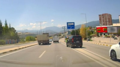 Karabük’te trafik kurallarını hiçe sayan sürücüler kamerada