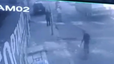 Tekirdağ'da miras tartışmasında ağabeyini tabanca ile yaraladığı anlar kamerada