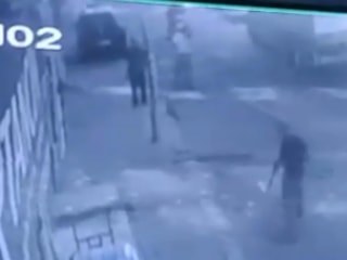 Tekirdağ'da miras tartışmasında ağabeyini tabanca ile yaraladığı anlar kamerada