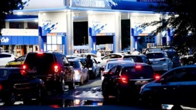 Rusya'dan düşük standartlı benzin satışına geçici izin