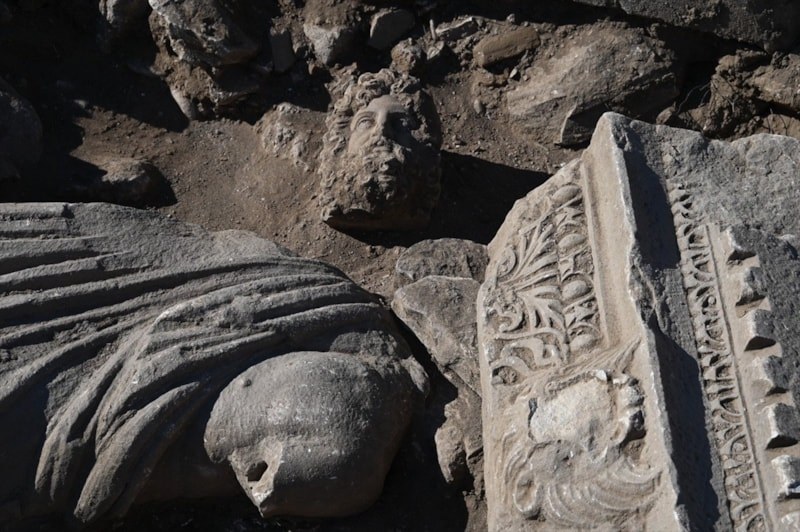 Aspendos'ta Asklepios ve Telesphoros Heykel Grubuyle Yeni Bir Keşif: Sağlık Kültürünün Roma Dönemi İzleri