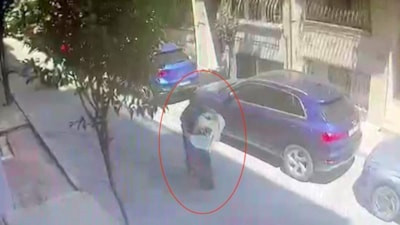 İstanbul'da evden klima ve televizyon çalan şahıs kamerada