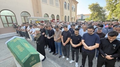 Serdar Aziz'in babasının cenazesi defnedildi