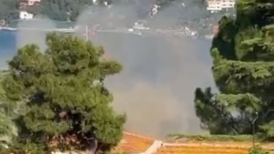 Heybeliada Deniz Harp Okulu'nun çatısında çıkan yangın söndürüldü