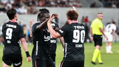 Beşiktaş, Hradec Kralove'yi tek golle yıktı