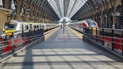 İngiltere’de elektrik arızası tren seferlerini aksattı