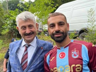 Araklı Belediye Başkanı Çebi'den Salah'a 'İlerleyen yıllarda Mısır'a dönme Araklı'da yaşa' teklifi
