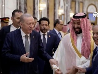 Cumhurbaşkanı Erdoğan, Suudi Arabistan'da liderlerle ayaküstü sohbet etti