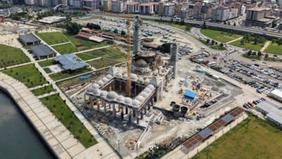 Rize'de Recep Tayyip Erdoğan Camii’nin inşaatı sürüyor