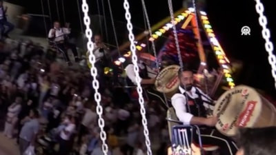 Kastamonu Festivali'nde davul-zurna ekibi lunaparkta renkli anlar yaşattı