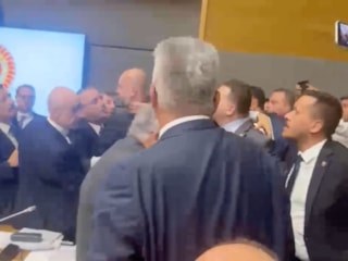 Çerçeve yasa görüşmeleri sırasında MHP'liler ile İyi Partililer arasında gerginlik
