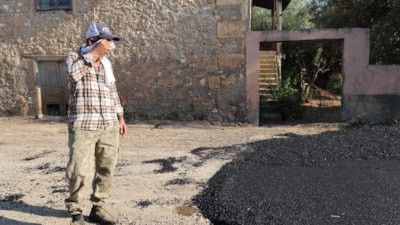 Adana'da 40 derecelik sıcakta asfalt işçilerinin zorlu mesaisi