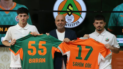 Alanyaspor, Baran Ali Gezek ve Şahin Dik'e imza attırdı