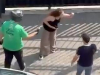 İstanbul’da yol ortasında çıkan kavgada dikkat çeken söz: Kocanı aldım elinden, çatla