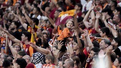 Galatasaray taraftarından yönetime transfer protestosu