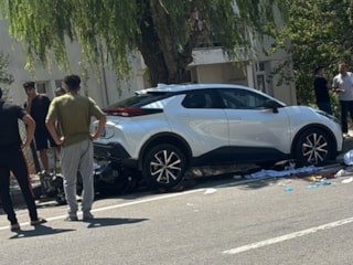 Çanakkale'de otomobile çarpan motosikletteki 2 kişi öldü