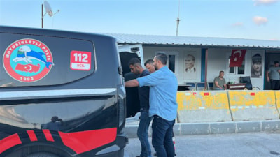 Antalya'da galeri kundaklandı: Şüpheli kaçarken yakalandı